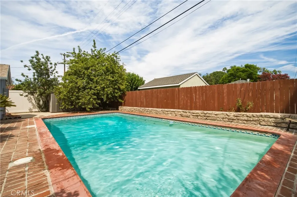 6846 Jellico Avenue Los Angeles, CA 91406