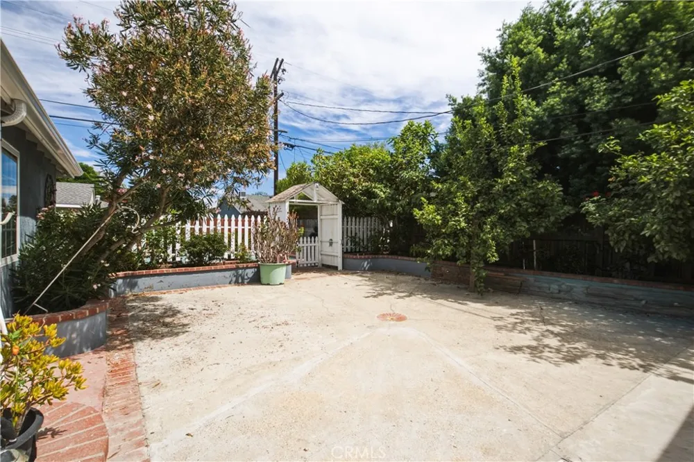 6846 Jellico Avenue Los Angeles, CA 91406