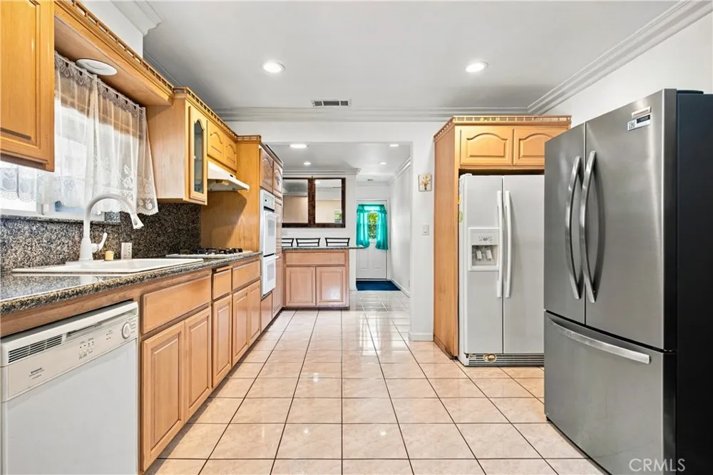 6846 Jellico Avenue Los Angeles, CA 91406