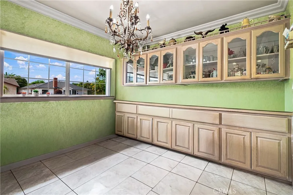 6846 Jellico Avenue Los Angeles, CA 91406
