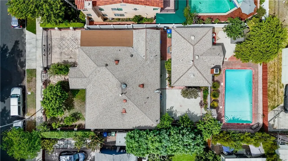 6846 Jellico Avenue Los Angeles, CA 91406