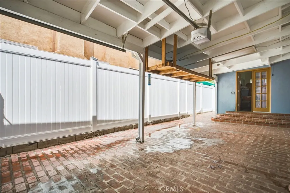 6846 Jellico Avenue Los Angeles, CA 91406