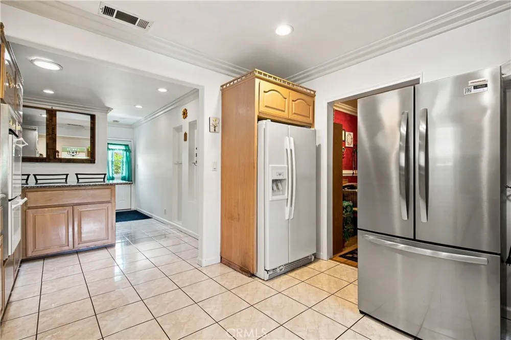 6846 Jellico Avenue Los Angeles, CA 91406