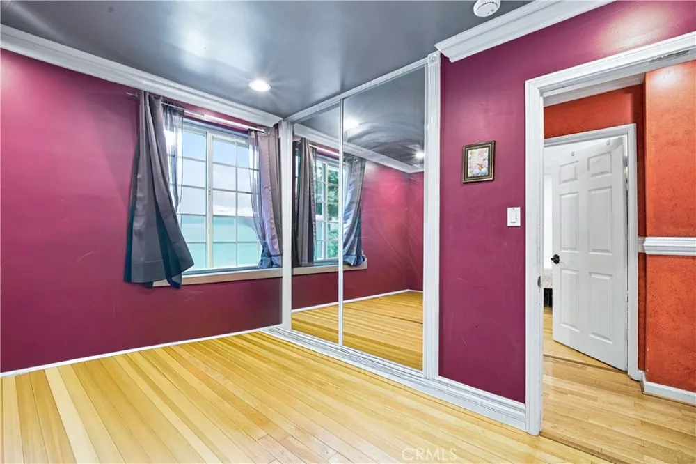 6846 Jellico Avenue Los Angeles, CA 91406