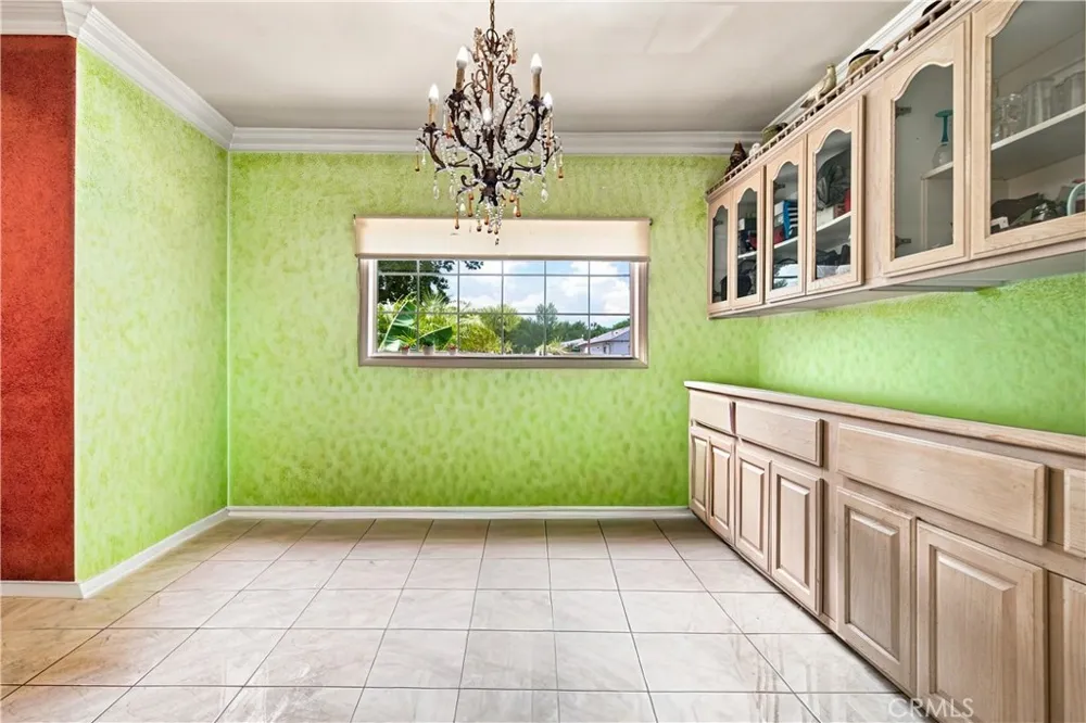 6846 Jellico Avenue Los Angeles, CA 91406
