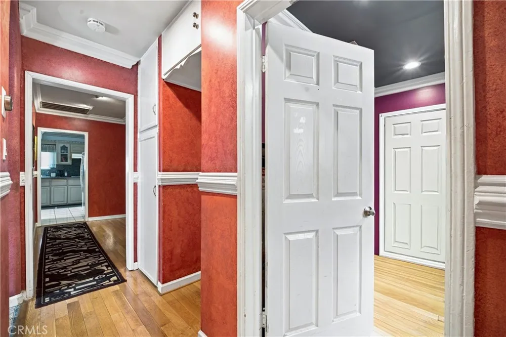 6846 Jellico Avenue Los Angeles, CA 91406