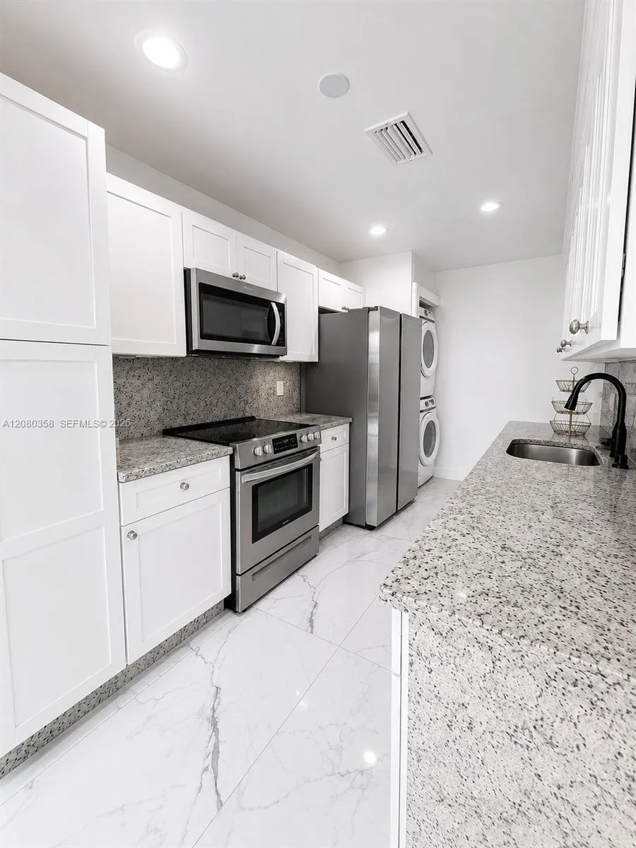 21866 Cypress Cir #31C Boca Raton, FL 33433