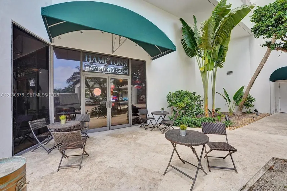 20281 E Country Club Dr #CAB3 Aventura, FL 33180