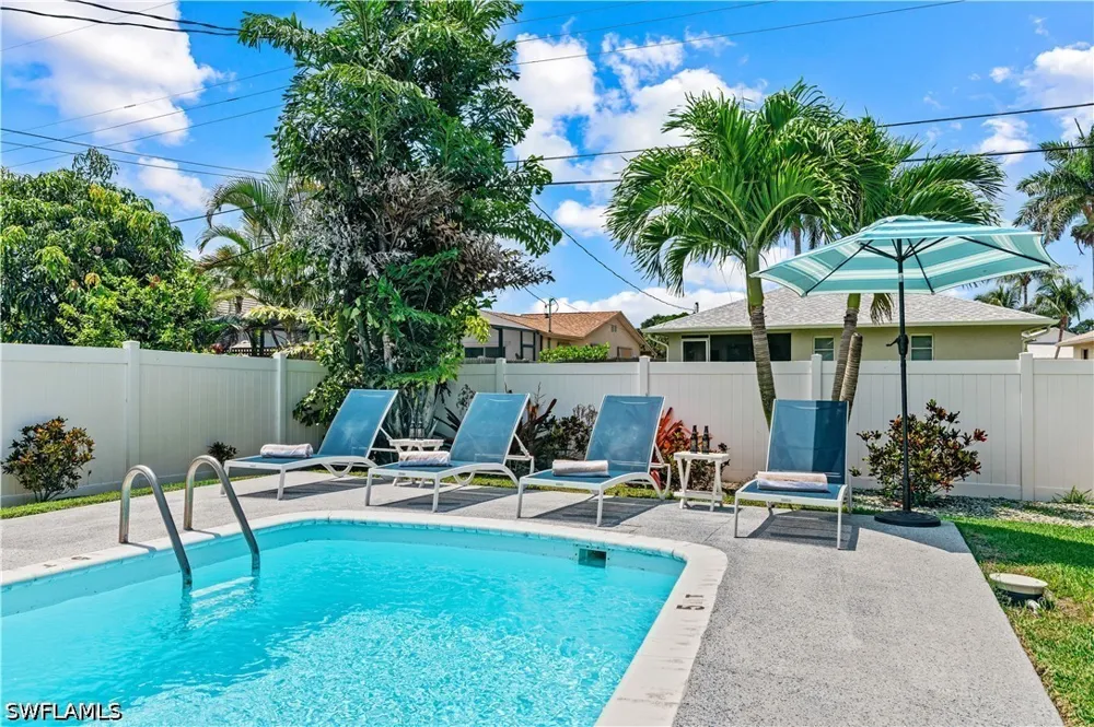 94th Avenue Naples, FL 34108