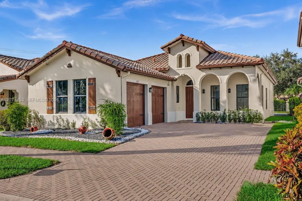 8527 NW 39th Ct Cooper City, FL 33024