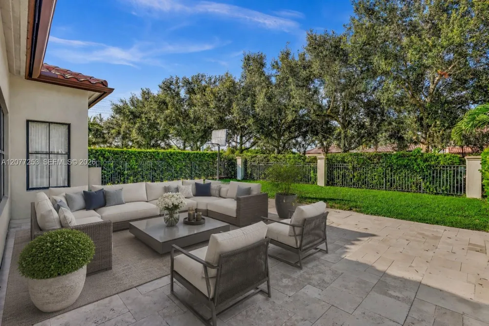 8527 NW 39th Ct Cooper City, FL 33024