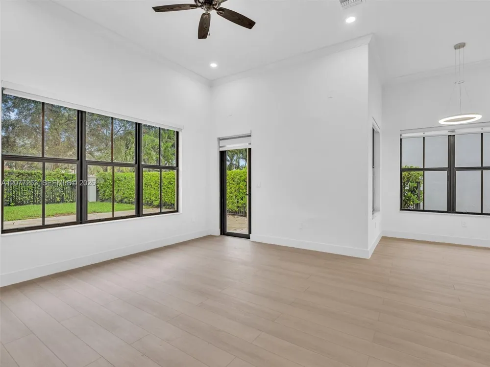 8527 NW 39th Ct Cooper City, FL 33024