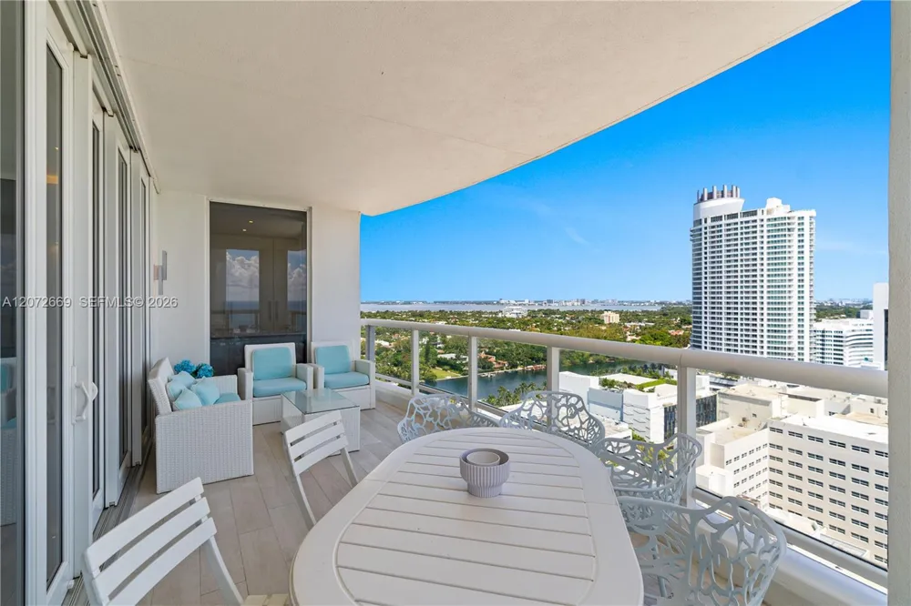 4201 Collins Ave #2202 Miami Beach, FL 33140