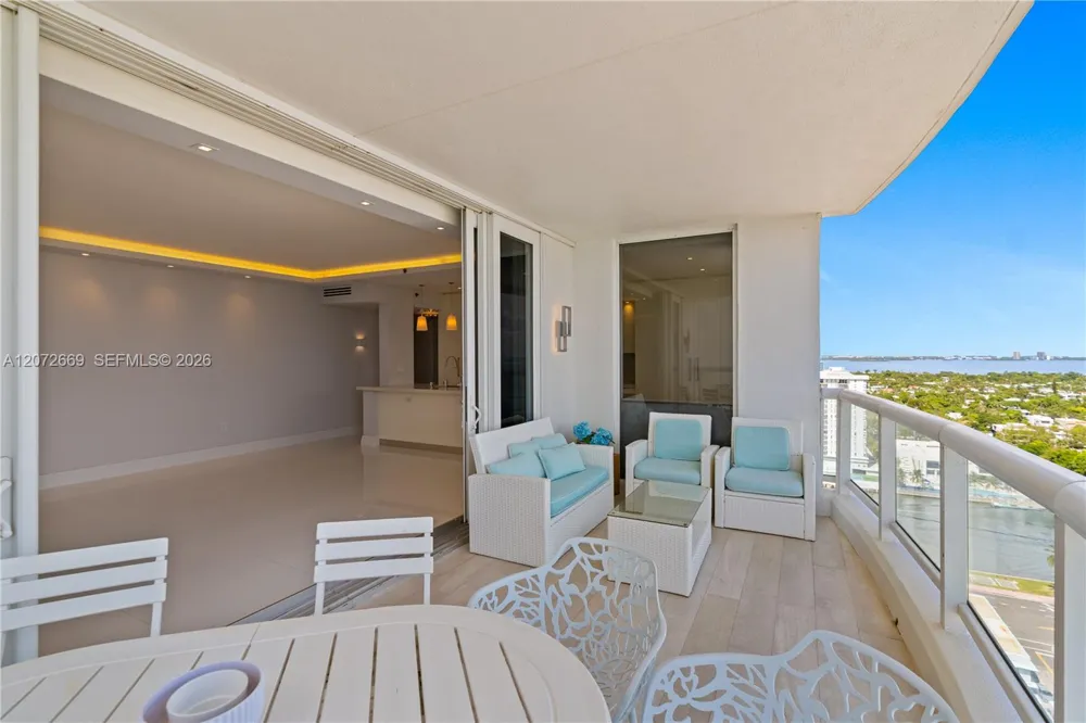4201 Collins Ave #2202 Miami Beach, FL 33140
