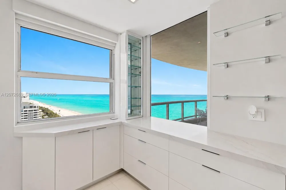 4201 Collins Ave #2202 Miami Beach, FL 33140