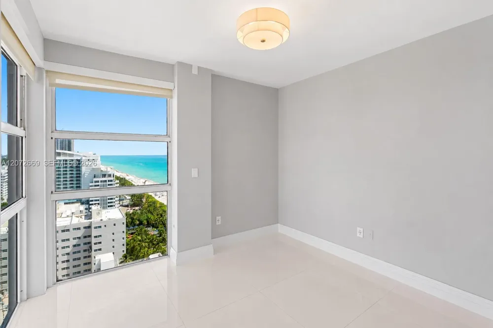 4201 Collins Ave #2202 Miami Beach, FL 33140