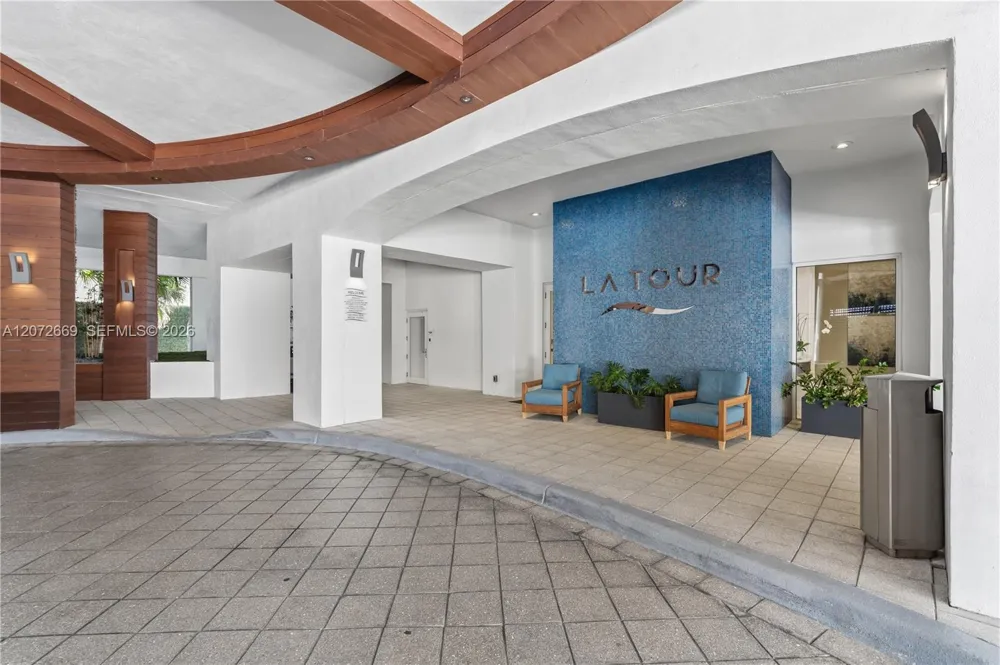 4201 Collins Ave #2202 Miami Beach, FL 33140
