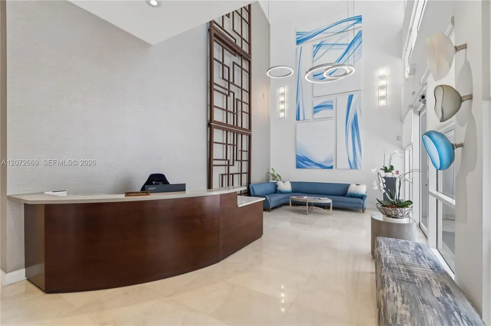 4201 Collins Ave #2202 Miami Beach, FL 33140