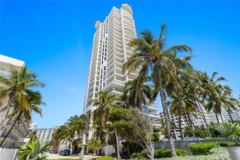 4201 Collins Ave #2202 Miami Beach, FL 33140