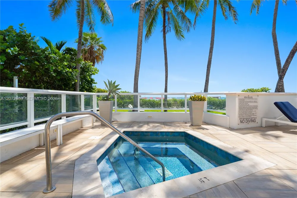4201 Collins Ave #2202 Miami Beach, FL 33140