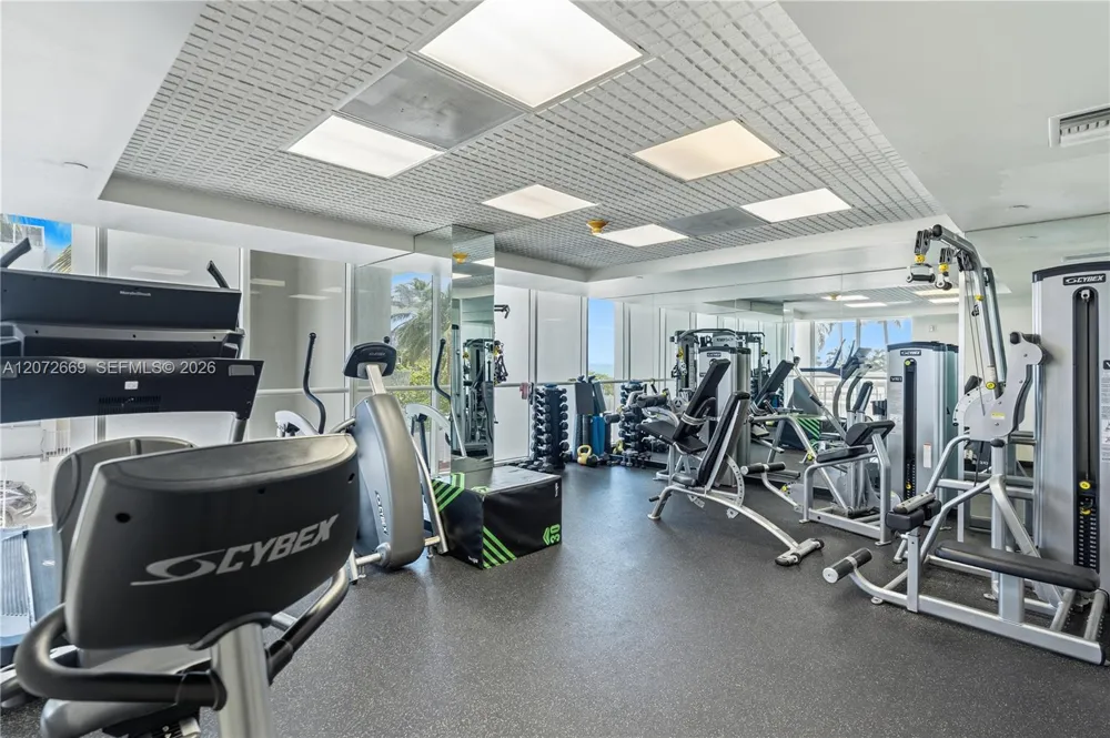 4201 Collins Ave #2202 Miami Beach, FL 33140