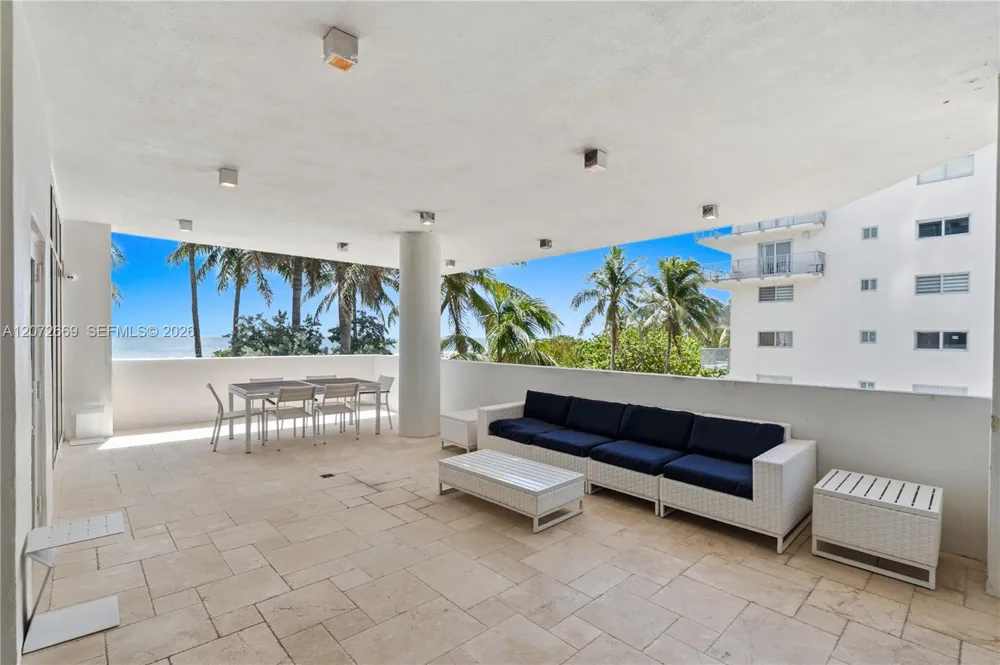 4201 Collins Ave #2202 Miami Beach, FL 33140