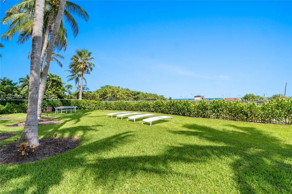 4201 Collins Ave #2202 Miami Beach, FL 33140