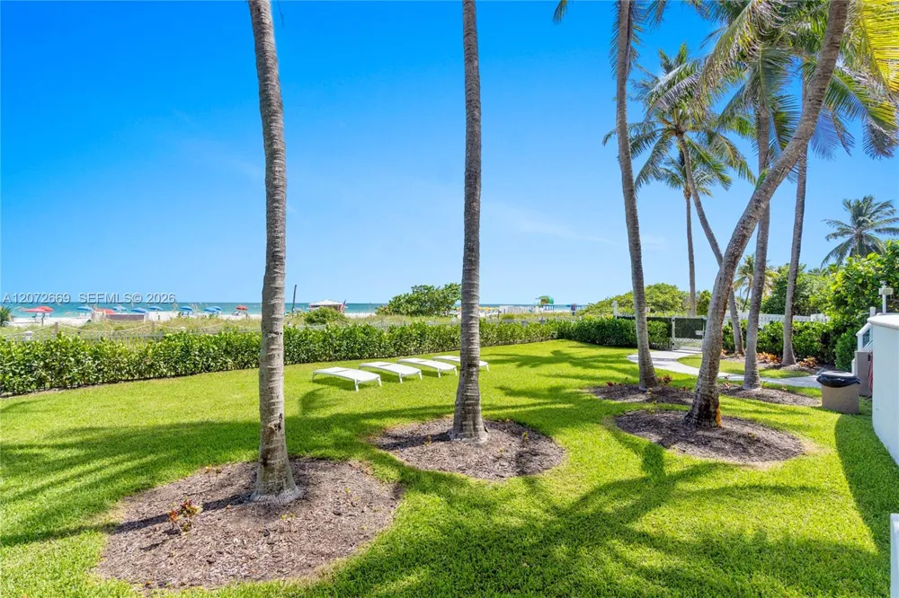 4201 Collins Ave #2202 Miami Beach, FL 33140