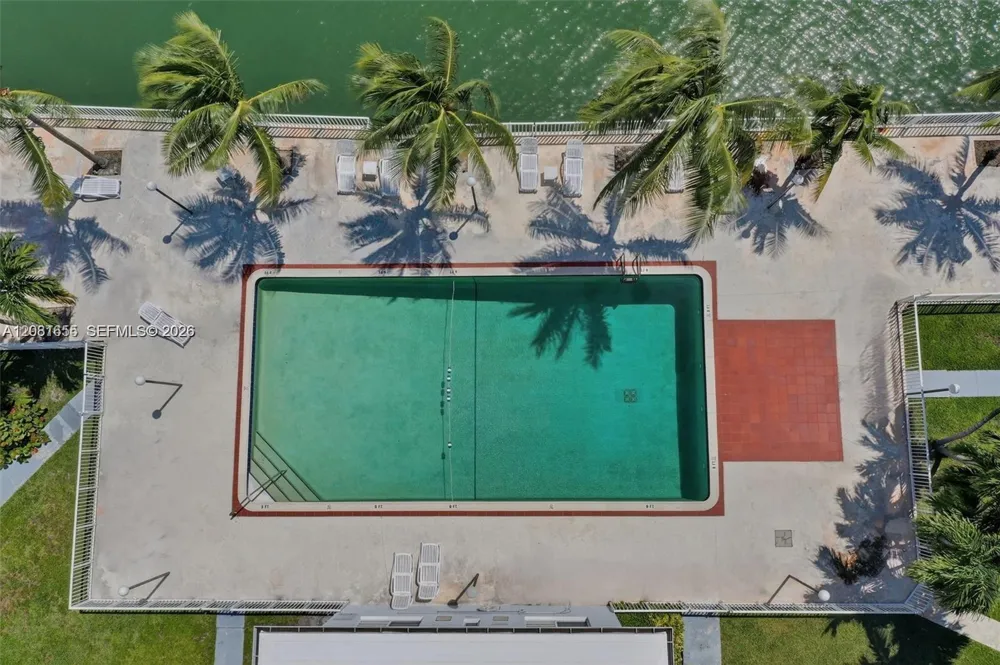 7207 Bay Dr #25 Miami Beach, FL 33141