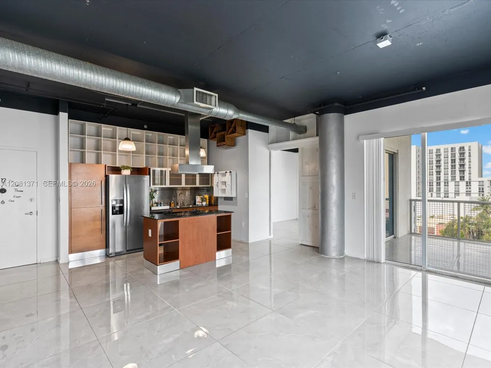 10 SW South River Dr #715 Miami, FL 33130