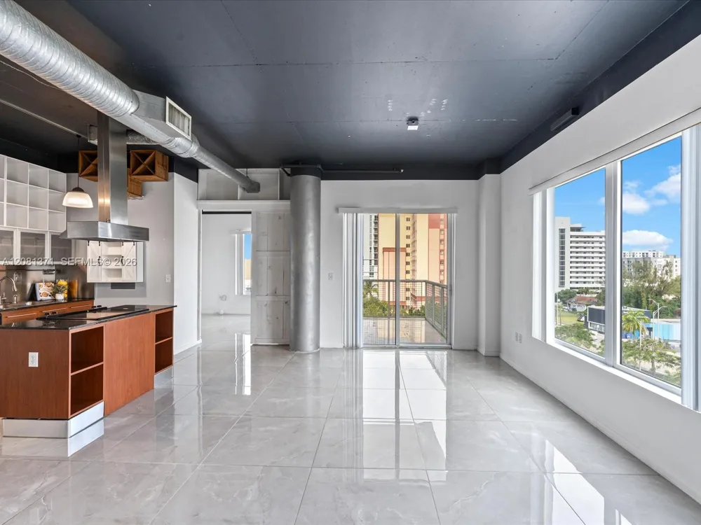 10 SW South River Dr #715 Miami, FL 33130
