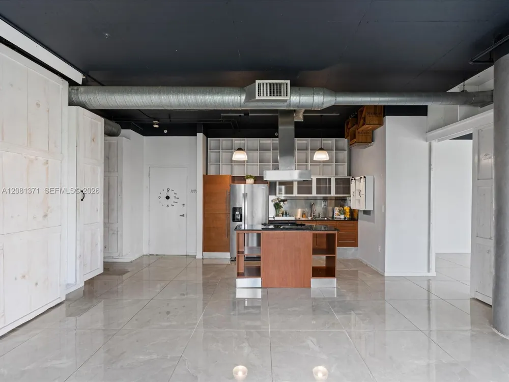 10 SW South River Dr #715 Miami, FL 33130