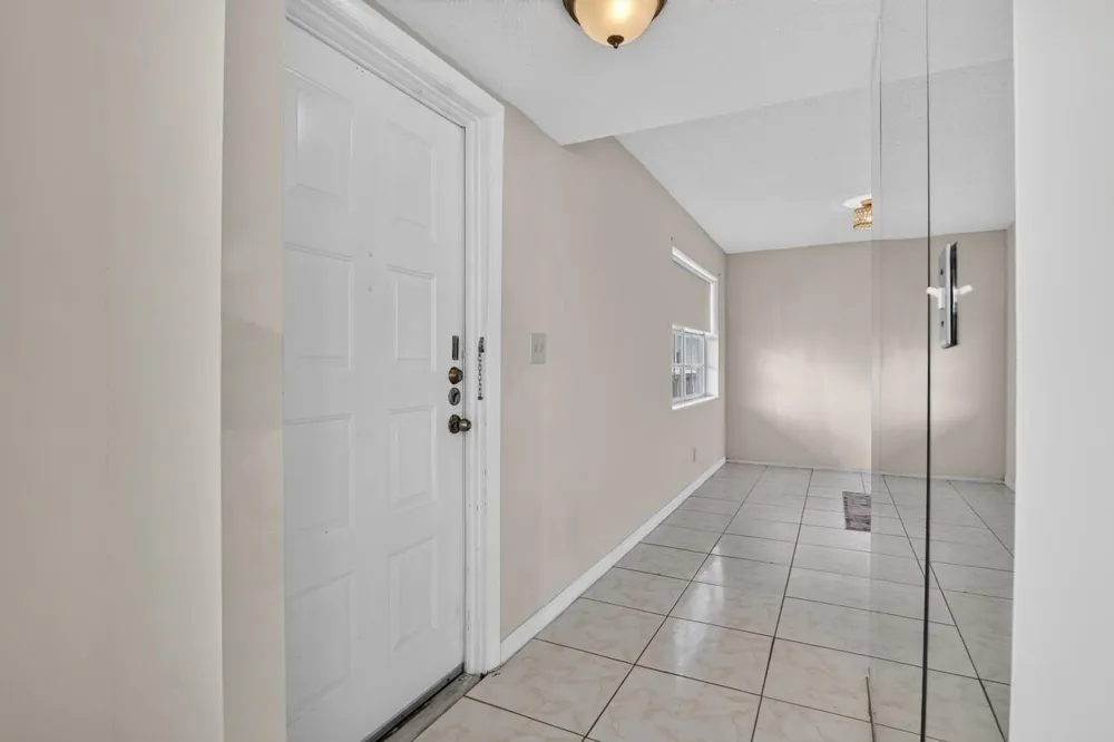 4140 NW 44TH AVENUE #411 Lauderdale Lakes, FL 33319