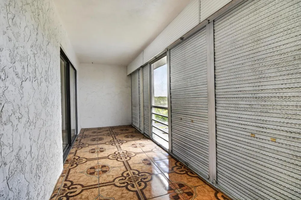 4140 NW 44TH AVENUE #411 Lauderdale Lakes, FL 33319