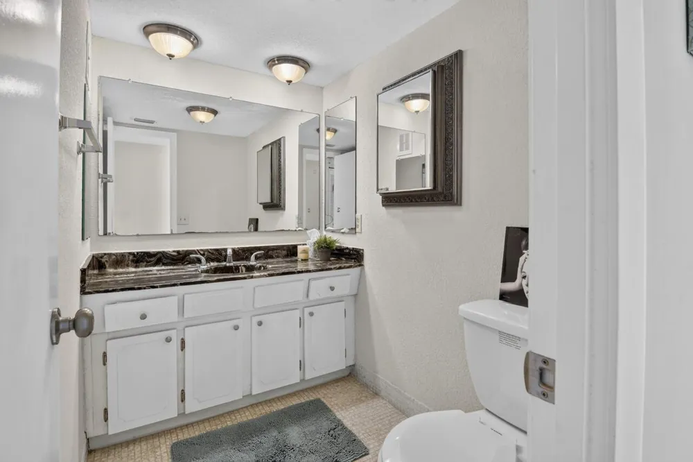 4140 NW 44TH AVENUE #411 Lauderdale Lakes, FL 33319