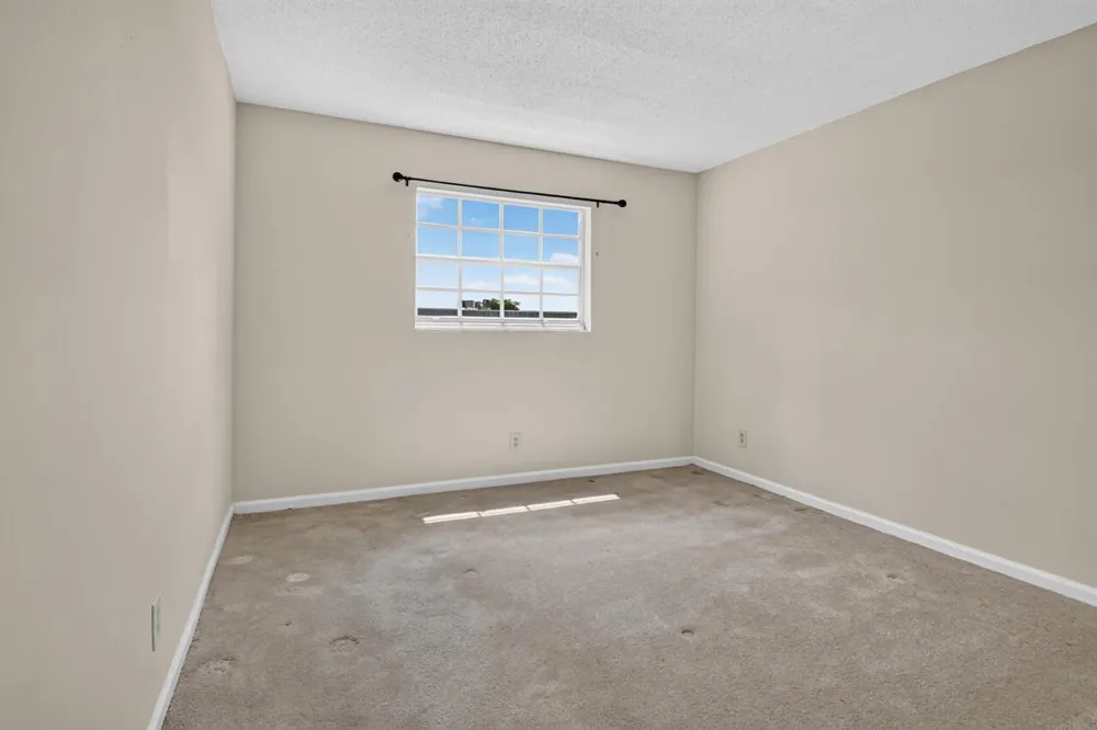 4140 NW 44TH AVENUE #411 Lauderdale Lakes, FL 33319
