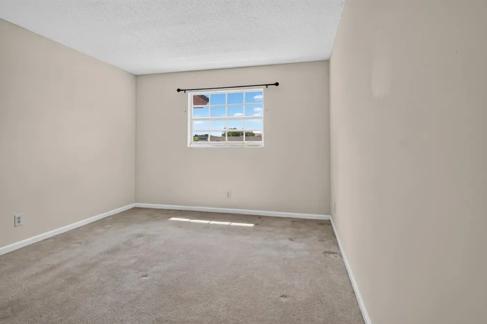 4140 NW 44TH AVENUE #411 Lauderdale Lakes, FL 33319
