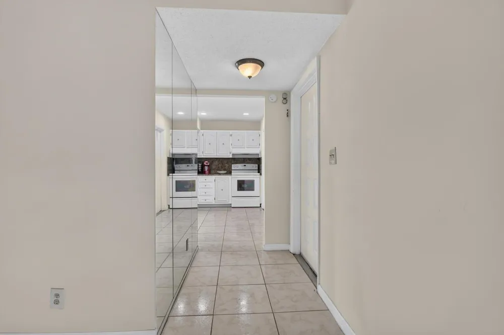 4140 NW 44TH AVENUE #411 Lauderdale Lakes, FL 33319