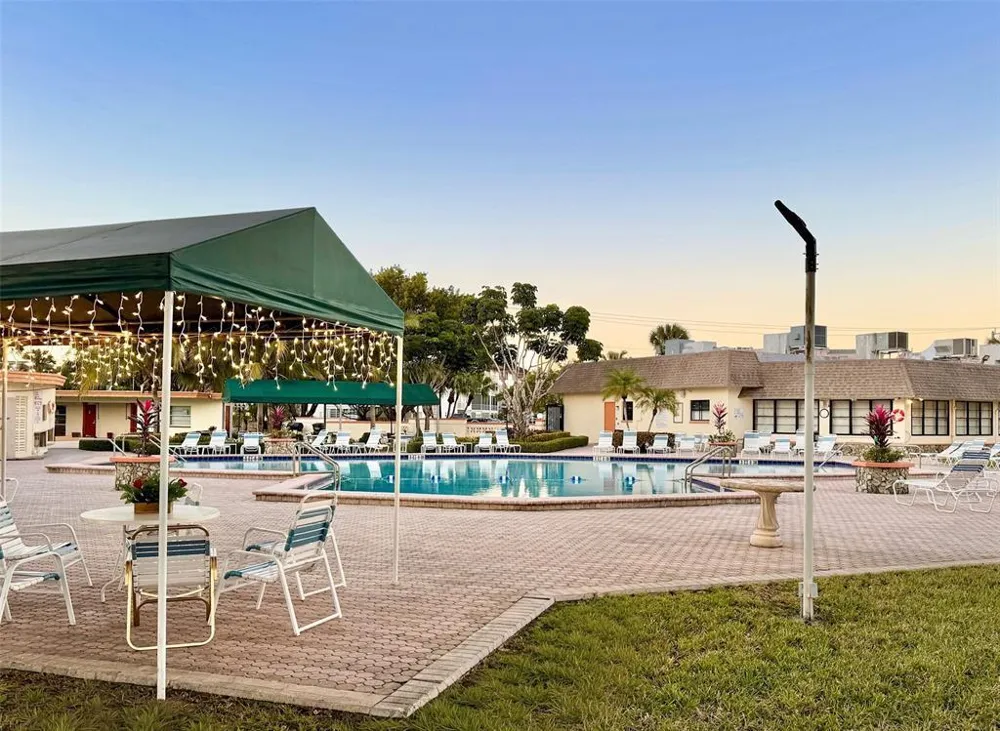 4140 NW 44TH AVENUE #411 Lauderdale Lakes, FL 33319