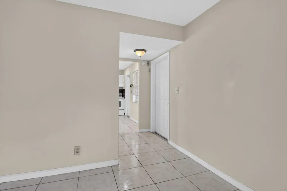 4140 NW 44TH AVENUE #411 Lauderdale Lakes, FL 33319