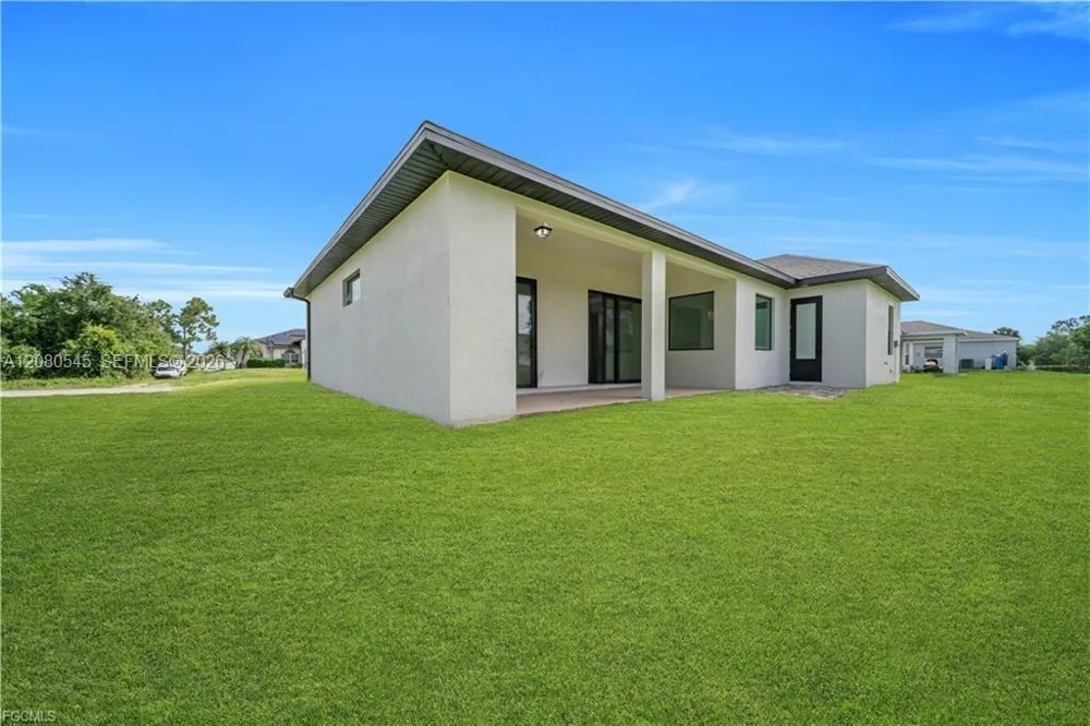 3509 38th ST SW Lehigh Acres, FL 33976