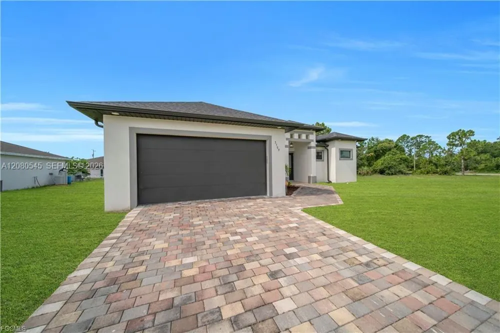3509 38th ST SW Lehigh Acres, FL 33976