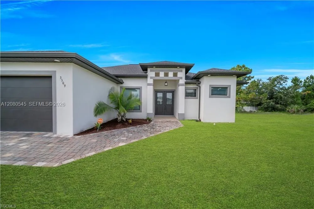 3509 38th ST SW Lehigh Acres, FL 33976