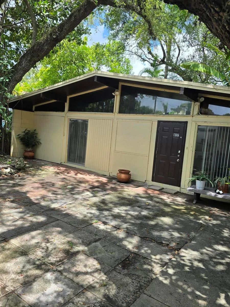 817 W Las Olas Boulevard Fort Lauderdale, FL 33312