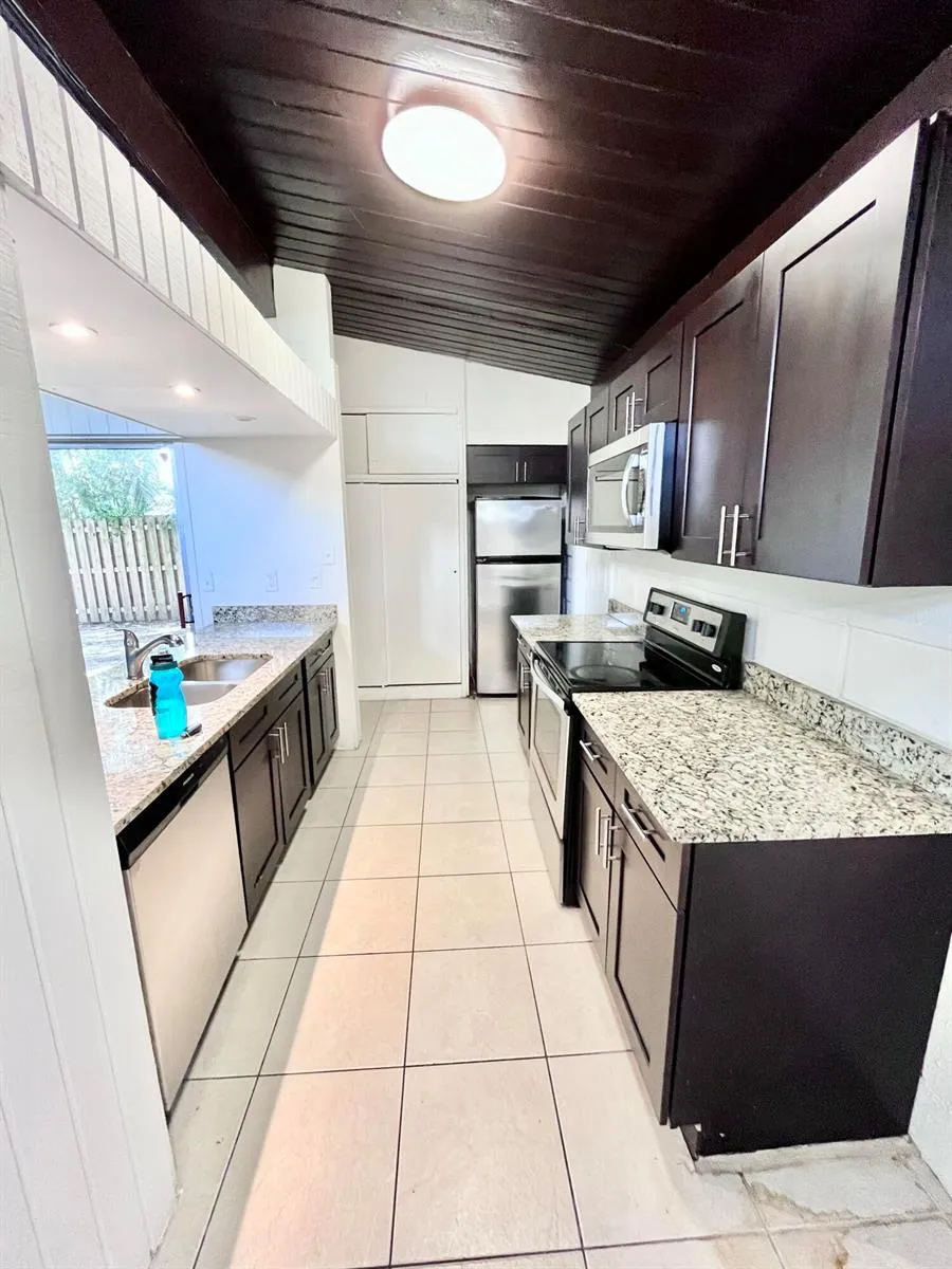 817 W Las Olas Boulevard Fort Lauderdale, FL 33312
