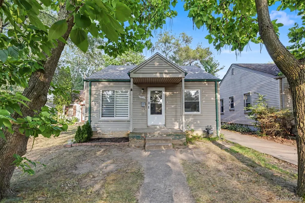 7634 Hazelton Street Dearborn Heights City, MI 48127