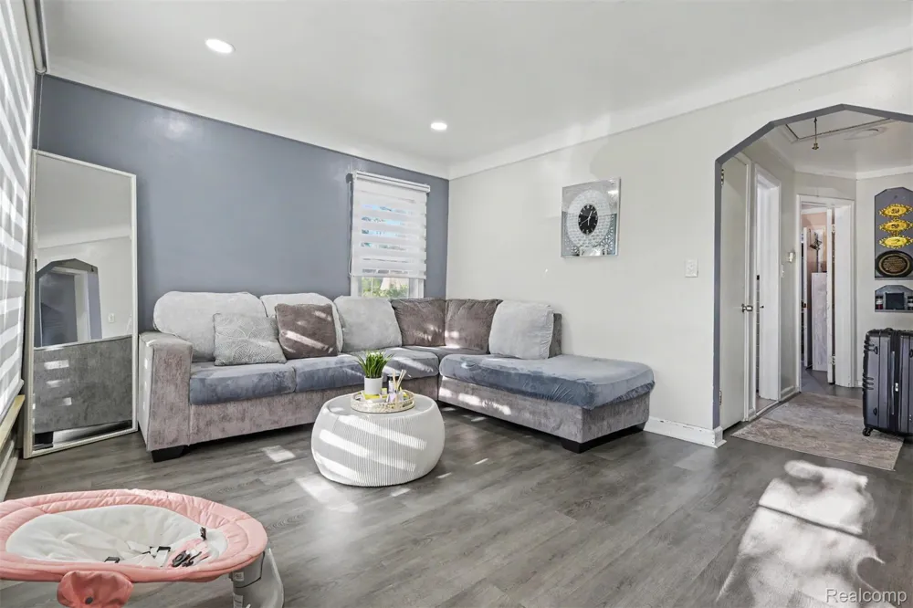 7634 Hazelton Street Dearborn Heights City, MI 48127