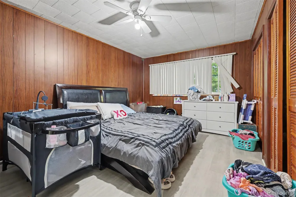 7634 Hazelton Street Dearborn Heights City, MI 48127