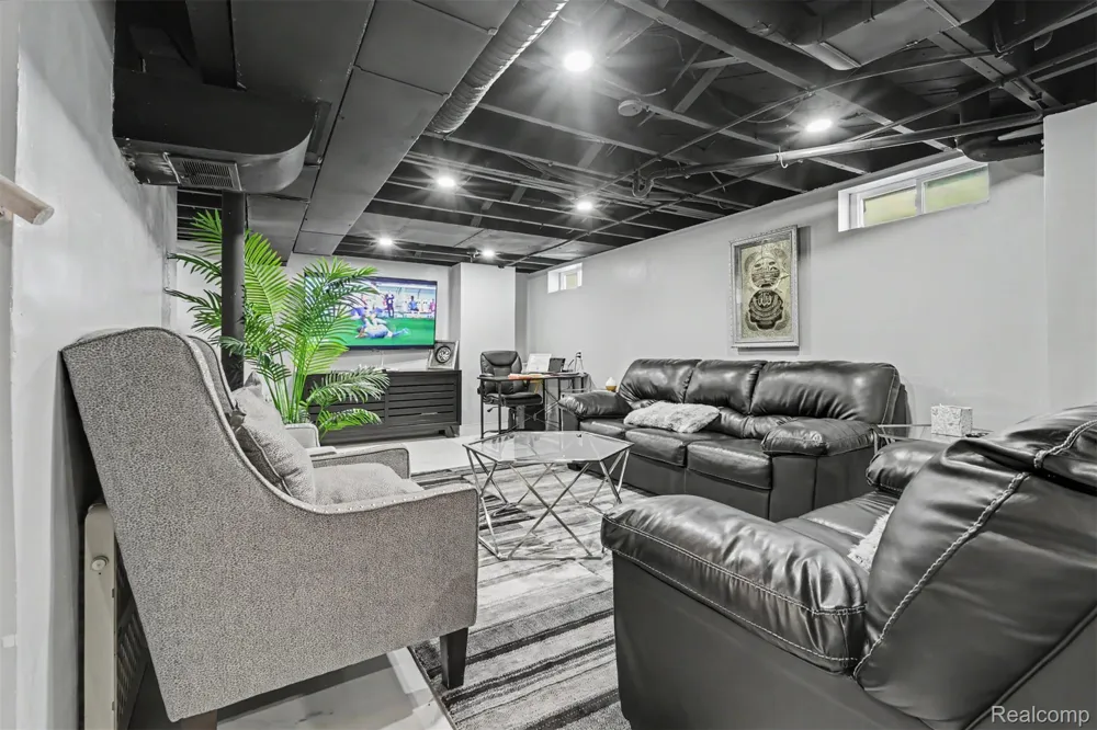 7634 Hazelton Street Dearborn Heights City, MI 48127