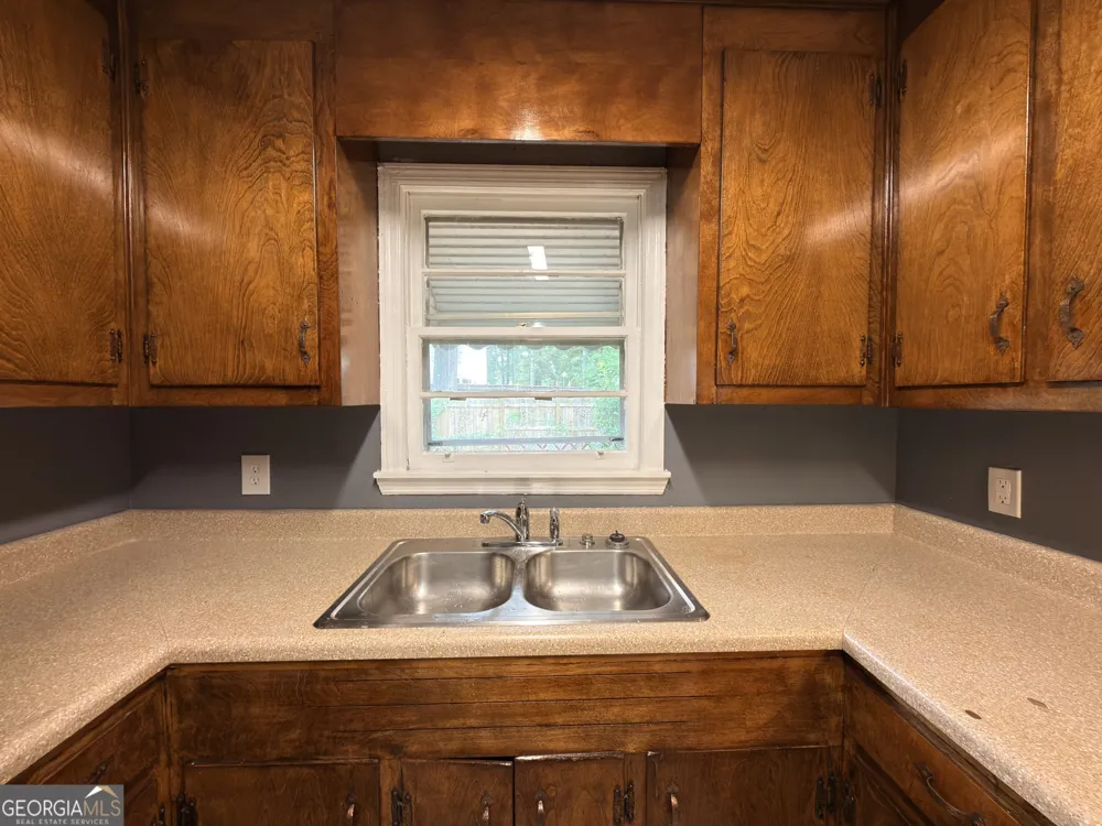 101 Sparta ST Warner Robins, GA 31088